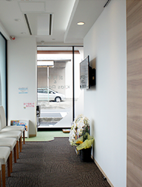 ゆったりとした雰囲気の待合室です。